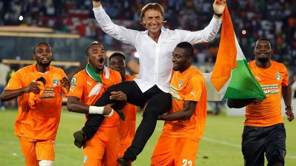 Titre : Hervé Renard, retour gagnant : les Éléphants font le plein